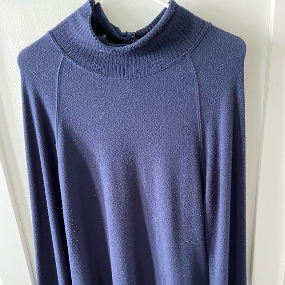 Dex Mock Turtle Neck Long Sleeve - Picture 2 of 3